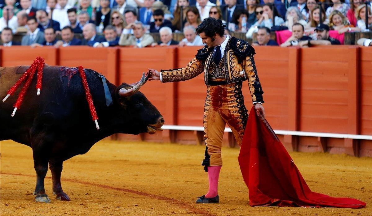 Polémico gesto del diestro Morante de la Puebla