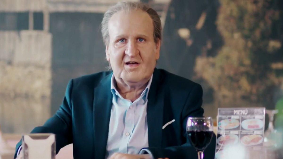 La imitación de Joaquín Reyes al rey Juan Carlos: "¡La campechanía me pierde!" La imitación de Joaquín Reyes al rey Juan Carlos: "¡La campechanía me pierde!"