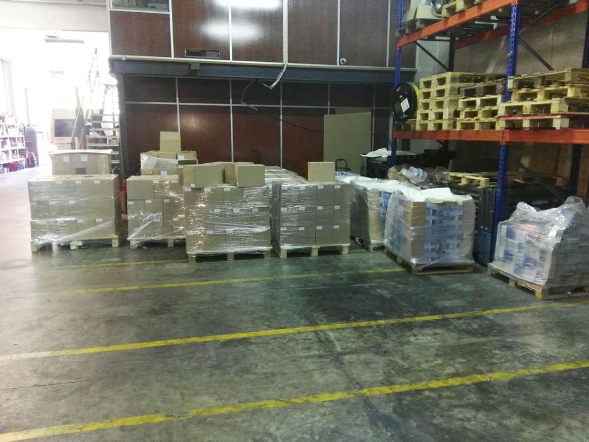 Imagen del almacén donde se han incautado 1,3 millones de carteles, dípticos y folletos del referéndum. Imagen del almacén donde se han incautado 1,3 millones de carteles, dípticos y folletos del referéndum.