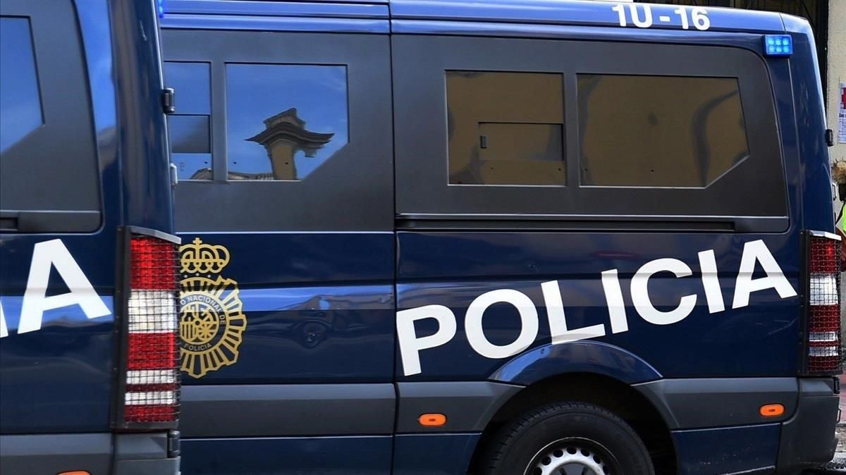 Dues menors detingudes per una brutal agressió a una altra noia en un institut de Madrid Dues menors detingudes per una brutal agressió a una altra noia en un institut de Madrid