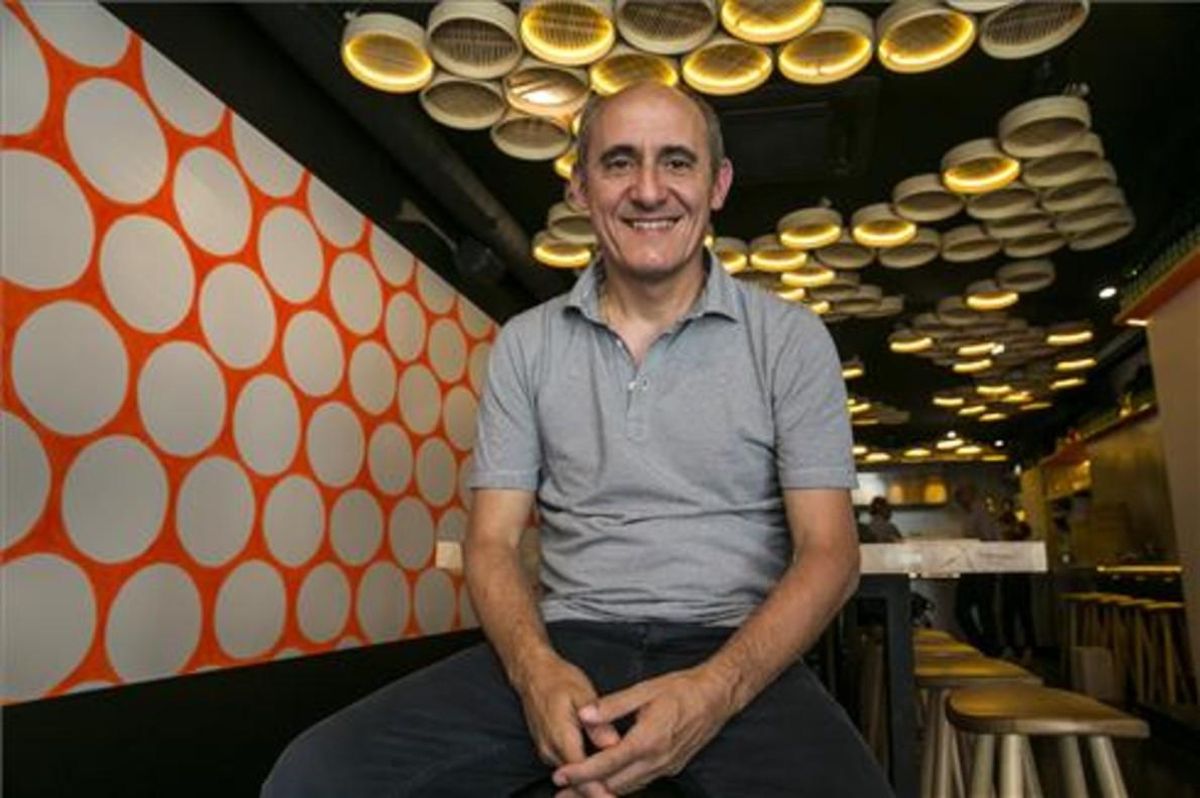 Paco Pérez, en uno de los taburetes de Bao Bar. Foto: Joan Puig Paco Pérez, en uno de los taburetes de Bao Bar. Foto: Joan Puig