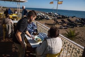 Terrazas llenas en Castelldefels.