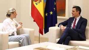 Sánchez y Díaz reunidos en Moncloa tras acordar el nuevo paquete anticrisis.