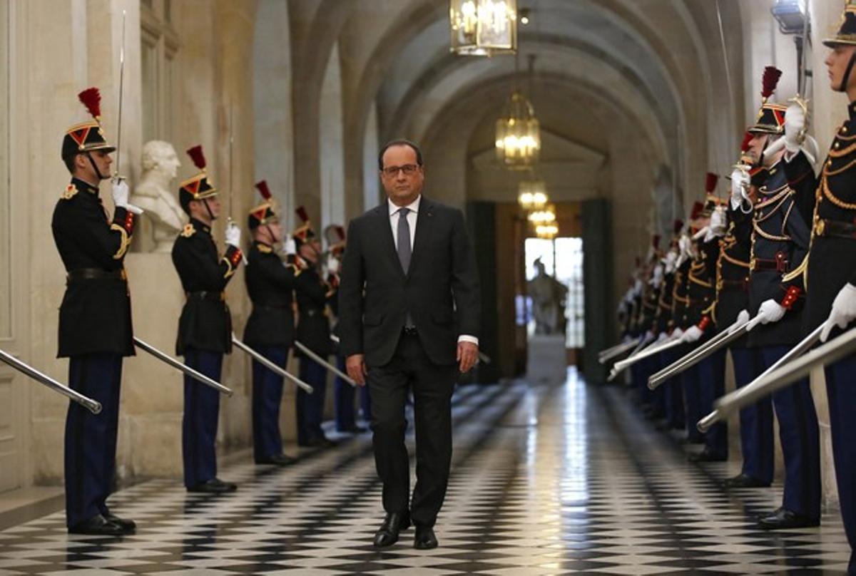 El presidente francés François Hollande antes de dirigirse a la nación.