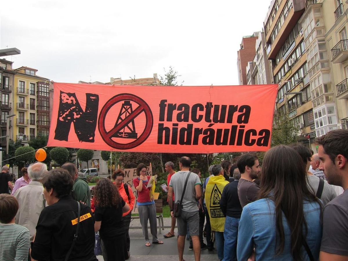 Manifestación contra el ’fracking’ en Santander.