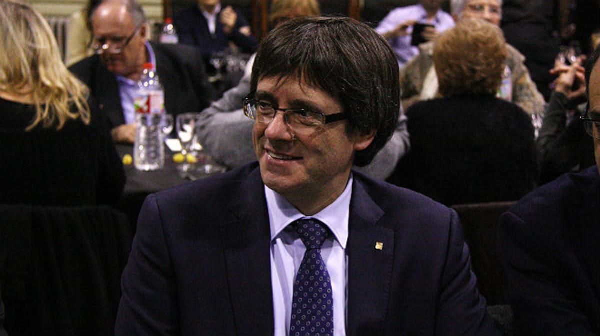 El ’president’ Carles Puigdemont, este jueves, durante la cena de la federación barcelonesa del PDECat. El ’president’ Carles Puigdemont, este jueves, durante la cena de la federación barcelonesa del PDECat.