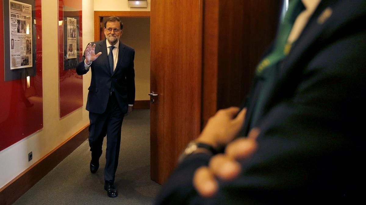 El presidente del Gobierno, Mariano Rajoy, tras la rueda de prensa posterior al Consejo de Ministros. El presidente del Gobierno, Mariano Rajoy, tras la rueda de prensa posterior al Consejo de Ministros.