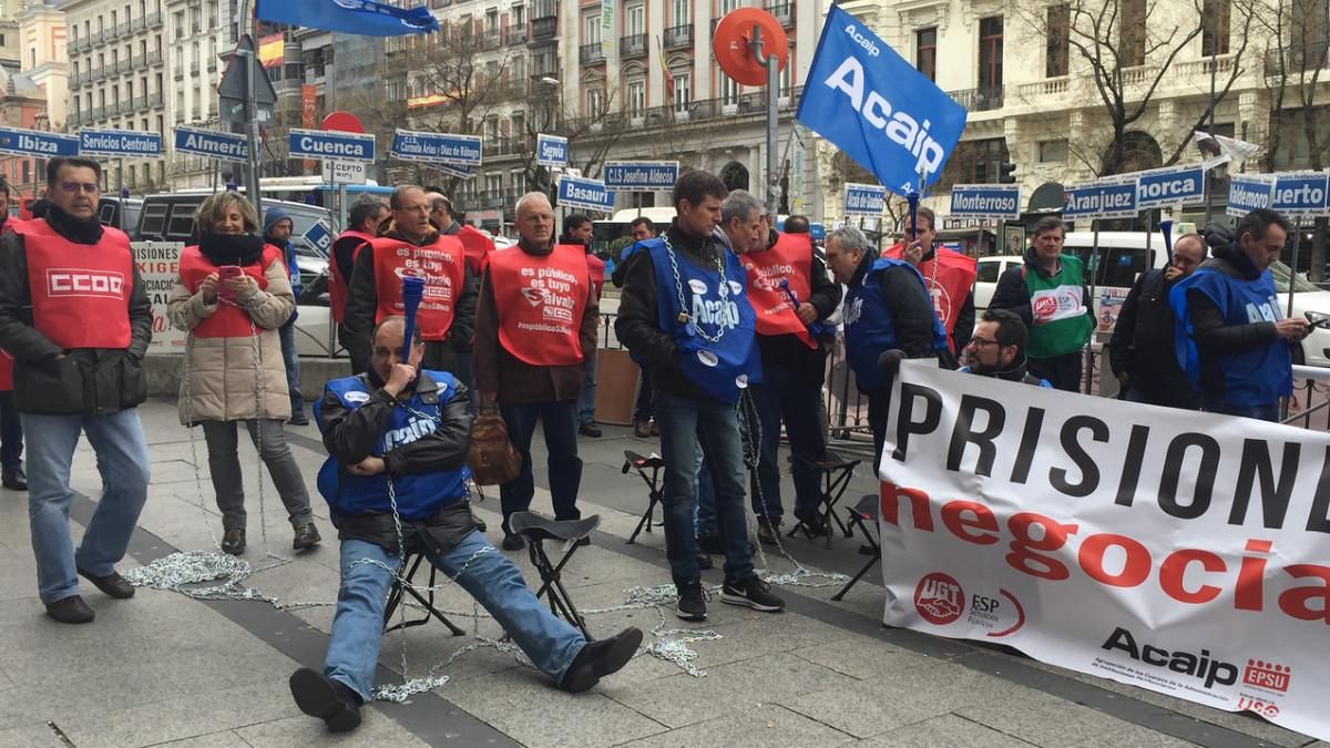 Presons adverteix de responsabilitats penals davant de les "baixes mèdiques massives" Presons adverteix de responsabilitats penals davant de les "baixes mèdiques massives"