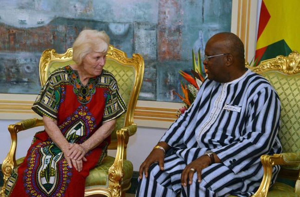 Jocelyn Elliot en su conversación con el Presidente de Burkina Faso, Roch Christian Kabore. Jocelyn Elliot en su conversación con el Presidente de Burkina Faso, Roch Christian Kabore.
