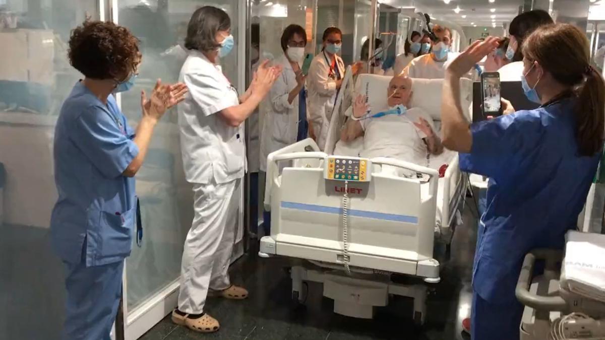 Jordi saliendo hoy de la UCI del Hospital del Mar, donde ha estado ingresado 180 días por Covid.
