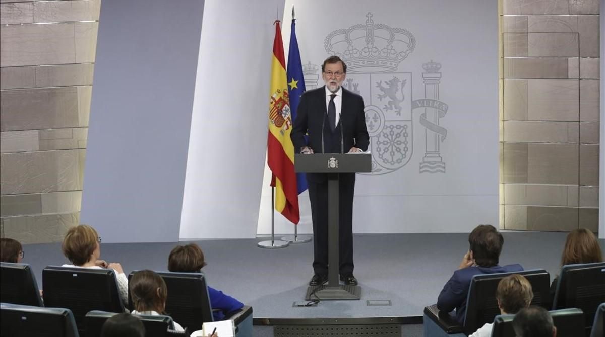 Mariano Rajoy, este miércoles por la noche, durante la declaración institucional en la Moncloa. Mariano Rajoy, este miércoles por la noche, durante la declaración institucional en la Moncloa.