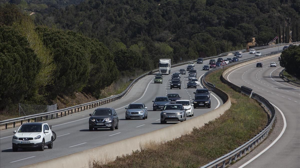 La autopista AP-7, a la altura de Maçanet, poco antes de la hora crítica de la operación retorno. La autopista AP-7, a la altura de Maçanet, poco antes de la hora crítica de la operación retorno.