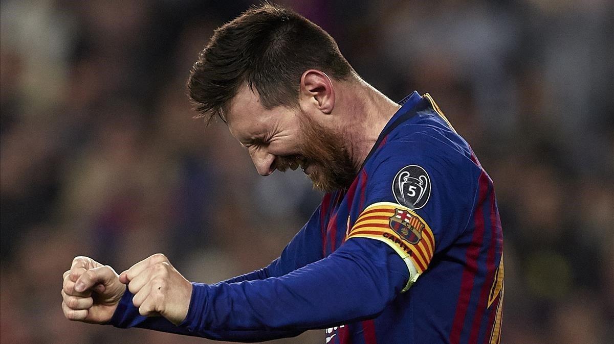 Messi celebra su soberbio gol de falta al Liverpool, el 3-0 del Barça.
