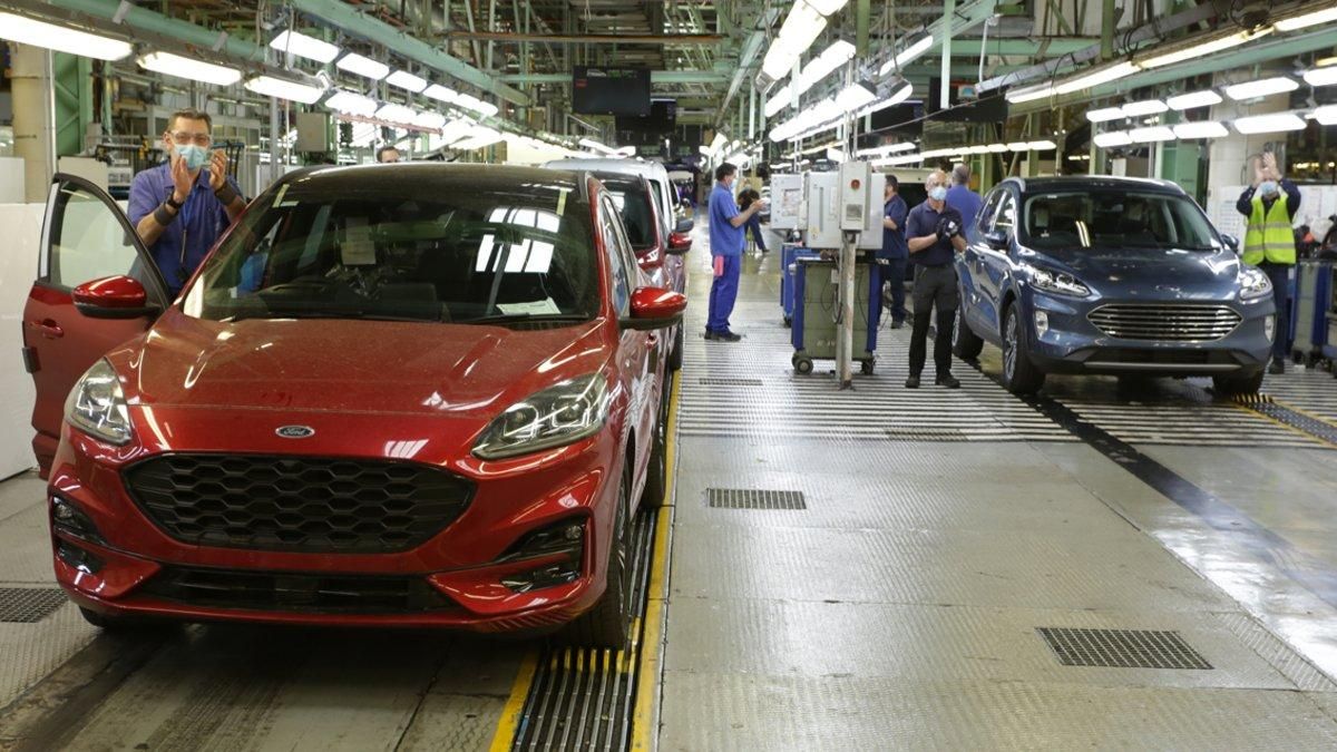 Línea de montaje del Ford Kuga en Almussafes, Valencia Línea de montaje del Ford Kuga en Almussafes, Valencia