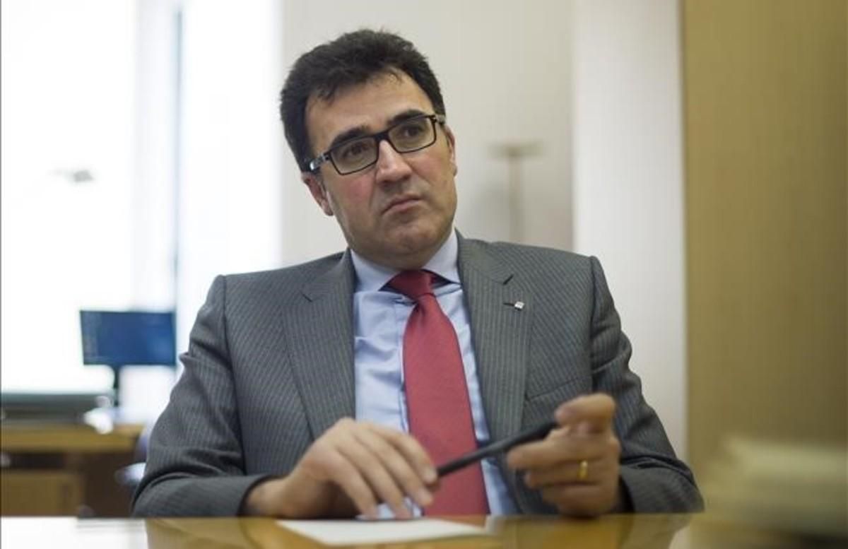 Lluís Salvadó, secretario de Hacienda, en su despacho. Lluís Salvadó, secretario de Hacienda, en su despacho.
