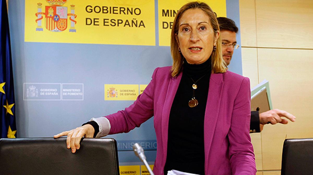 Ana Pastor durante la rueda de prensa tras el anuncio de suspensión de vuelos de Spanair.