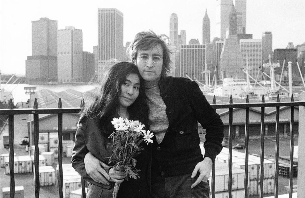 John Lennon y Yoko Ono, en Nueva York, donde el exbeatle fue abatido por un fan perturbado. 
