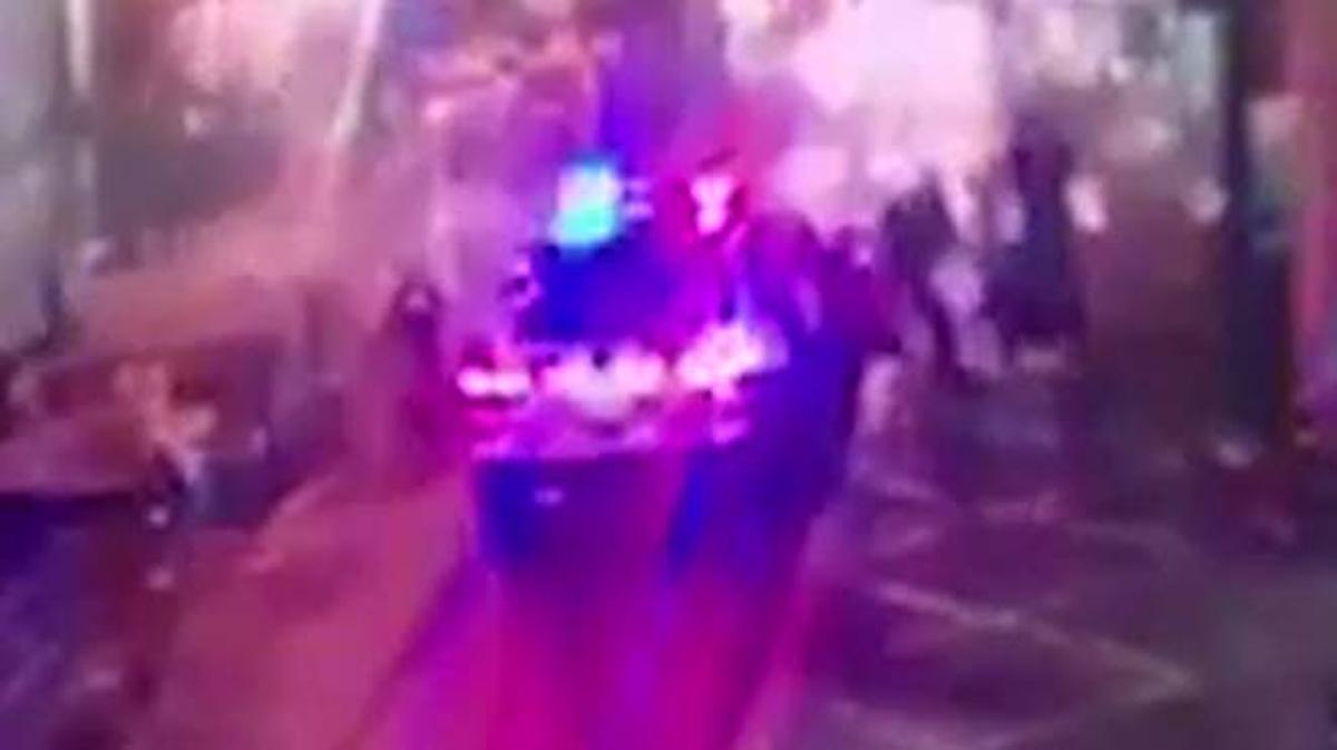Momento en el que la Policía de Londres abate a los tres terroristas.