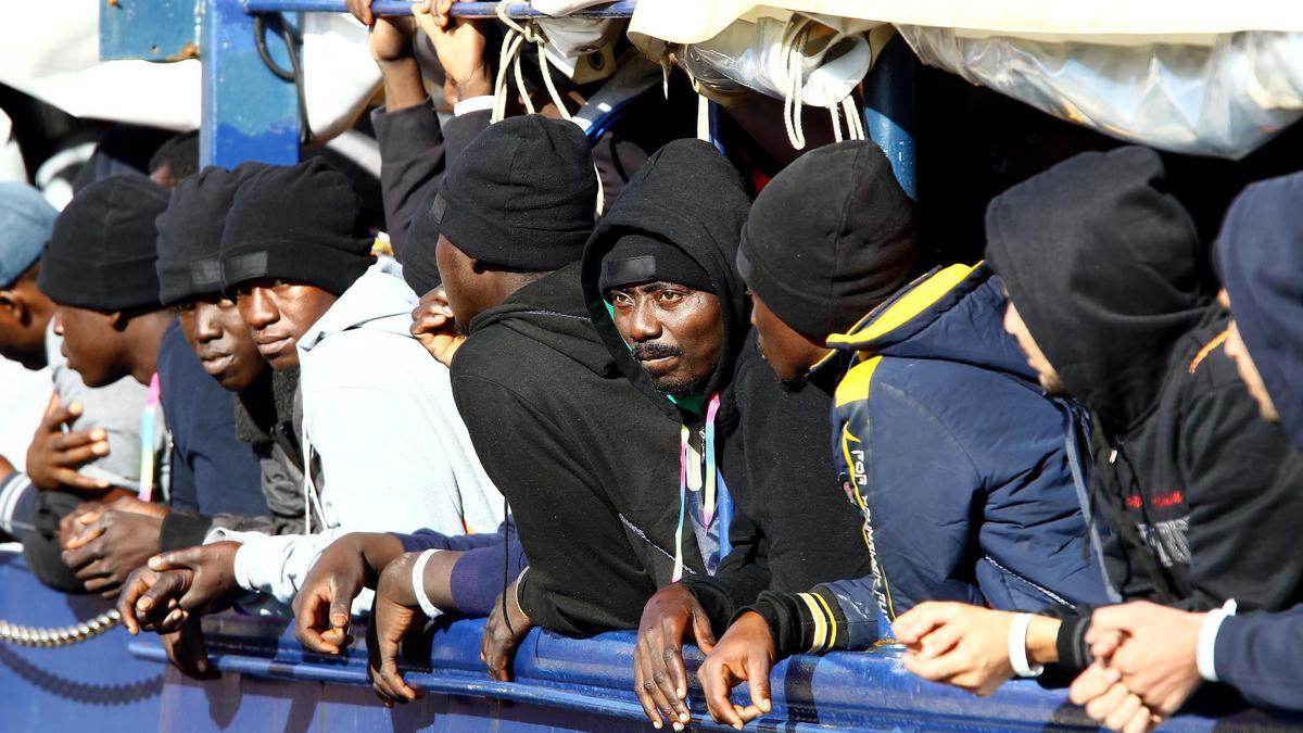 Two boats with half a thousand migrants arrive in Italy after a hard journey