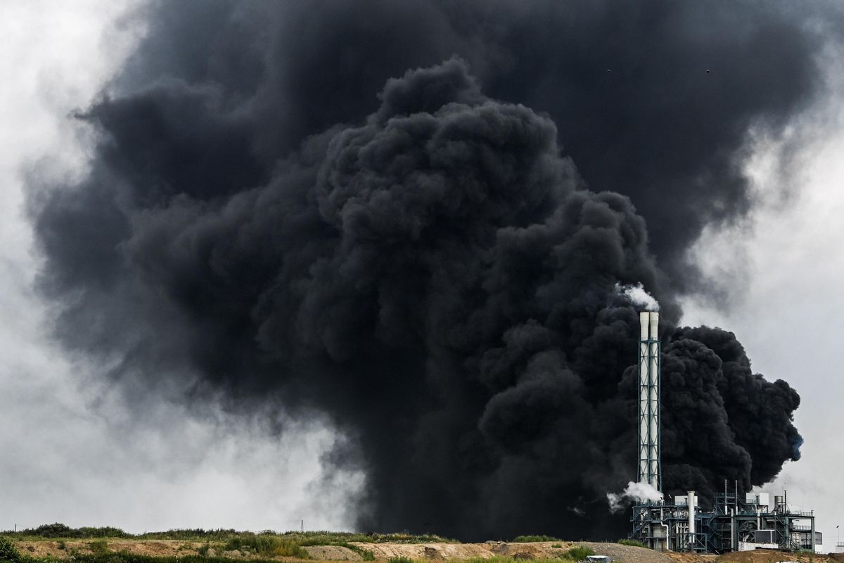 Explosión de una planta química en Leverkusen. Explosión de una planta química en Leverkusen.