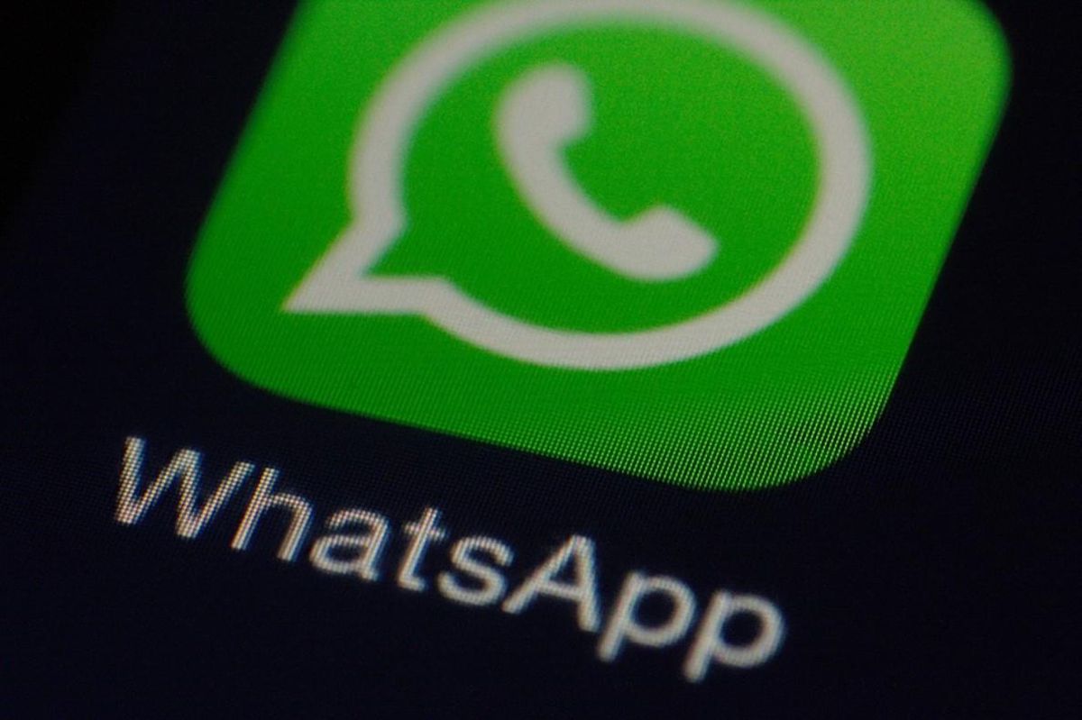 Icono de la aplicación WhatsApp en un teléfono móvil. Icono de la aplicación WhatsApp en un teléfono móvil.