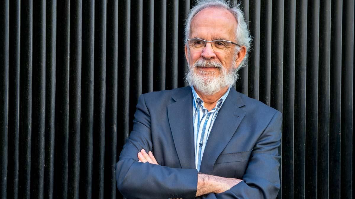 El dibujante Forges. El dibujante Forges.