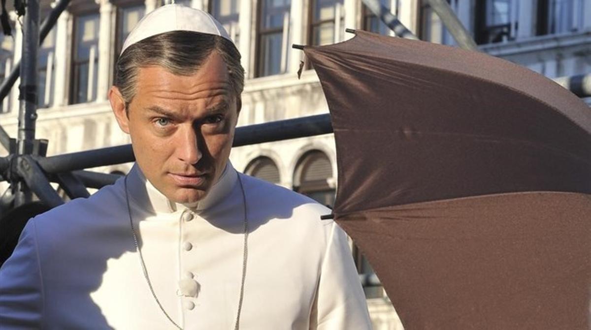 Jude Law, durante el rodaje en Venecia de la serie ’The young Pope’.