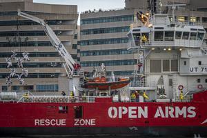 El ’Ocean Vikings’, barco de rescate de Médicos sin Fronteras (MSF), a su llegada al puerto francés de Toulon.