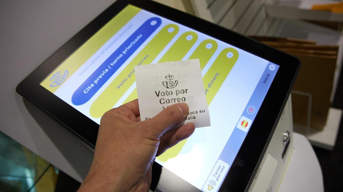 Correos admite más de 2,6 millones de solicitudes para las elecciones del 23J
