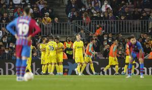 Los jugadores del Cádiz celebran el gol de Lucas en el Camp Nou