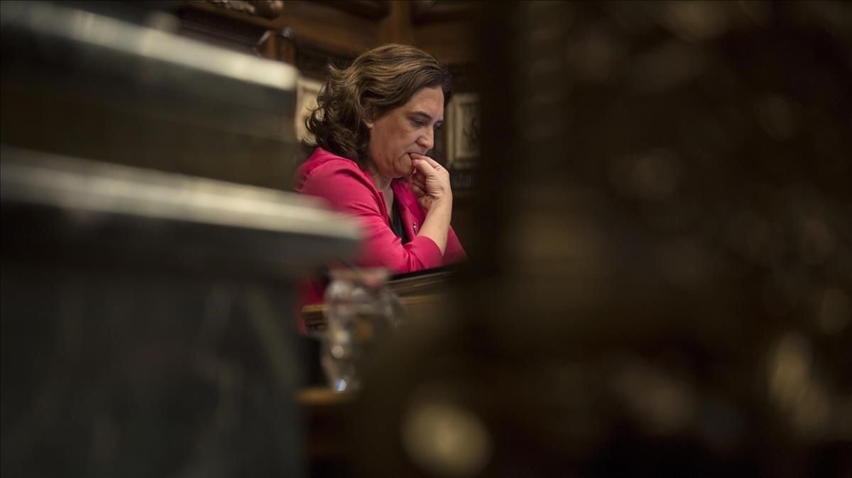 Ada Colau, en un pleno del Ayuntamiento de Barcelona. Ada Colau, en un pleno del Ayuntamiento de Barcelona.