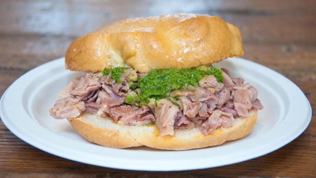 Un bocadillo de ’lampredotto’, estómago de vacuno. Un bocadillo de ’lampredotto’, estómago de vacuno.