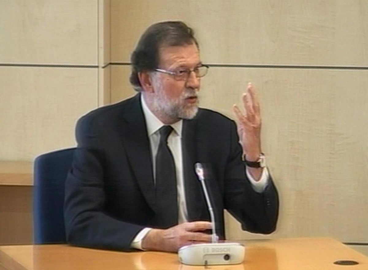 Imagen capturada de la señal de vídeo institucional de Mariano Rajoy mientras declara en la Audiencia Nacional. Imagen capturada de la señal de vídeo institucional de Mariano Rajoy mientras declara en la Audiencia Nacional.