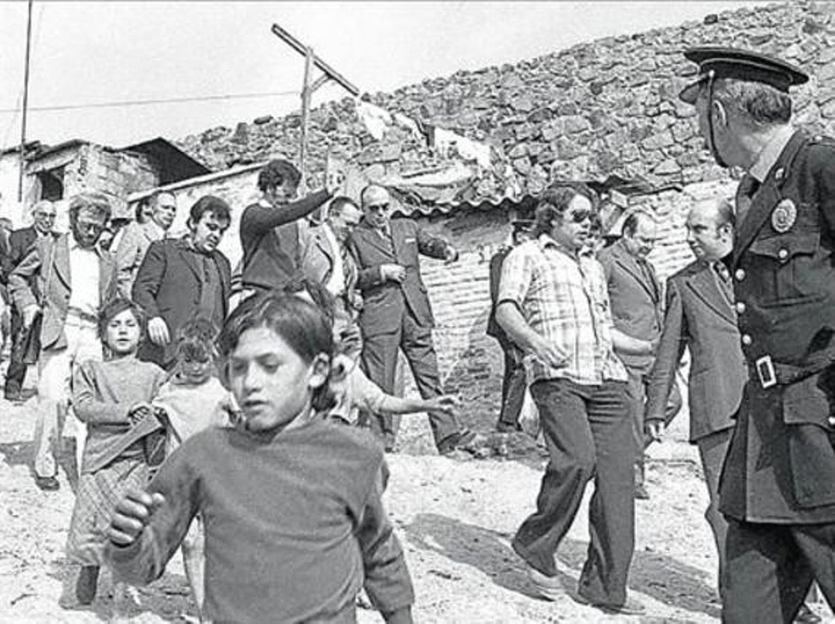 Visita del alcalde franquista Enric Massó a Can Tunis en 1974. Visita del alcalde franquista Enric Massó a Can Tunis en 1974.