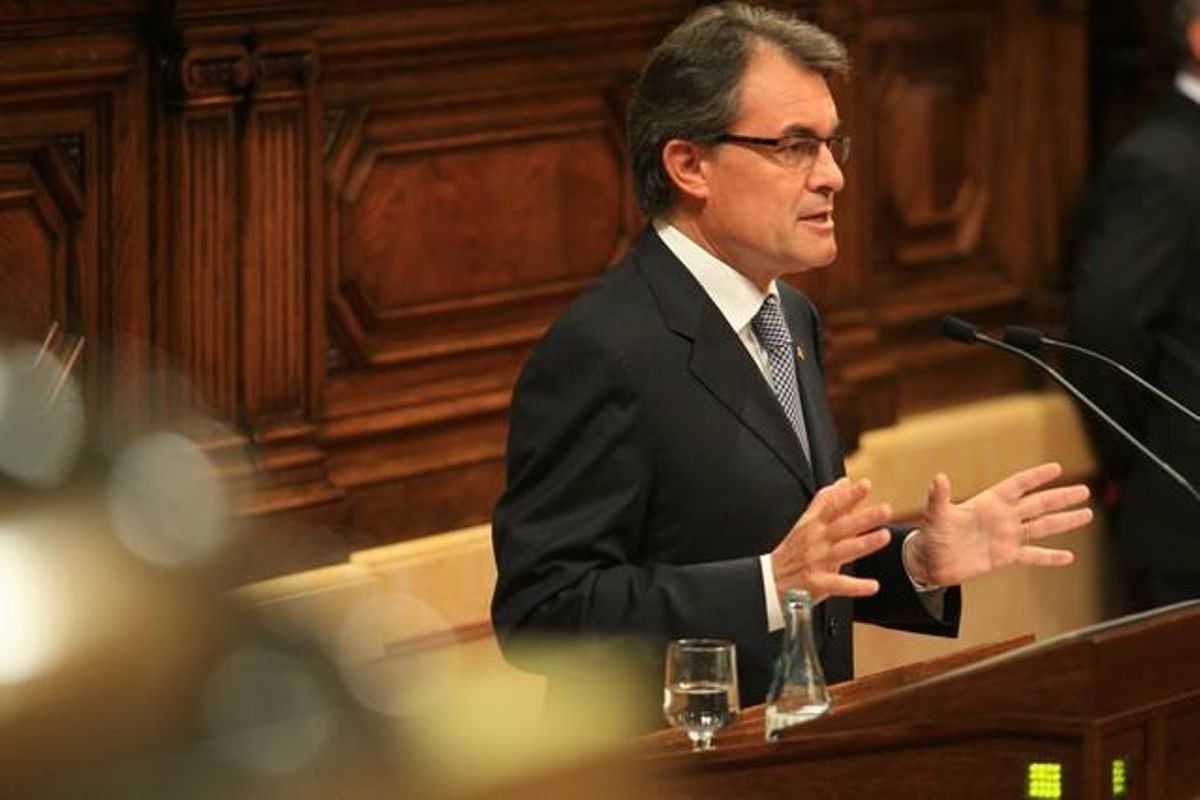 Artur Mas, durante su intervención en el pleno sobre el pacto fiscal, este miércoles en el Parlament. Artur Mas, durante su intervención en el pleno sobre el pacto fiscal, este miércoles en el Parlament.
