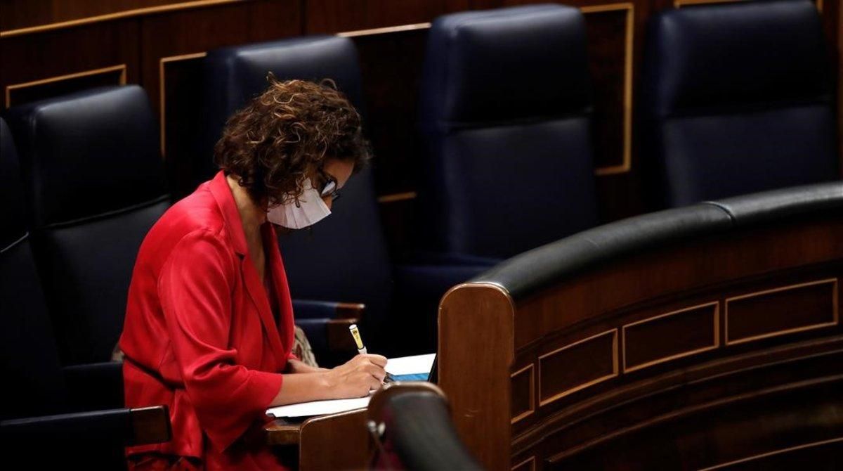 La ministra de Hacienda, María Jesús Montero, en el Congreso de los Diputados, este jueves. La ministra de Hacienda, María Jesús Montero, en el Congreso de los Diputados, este jueves.