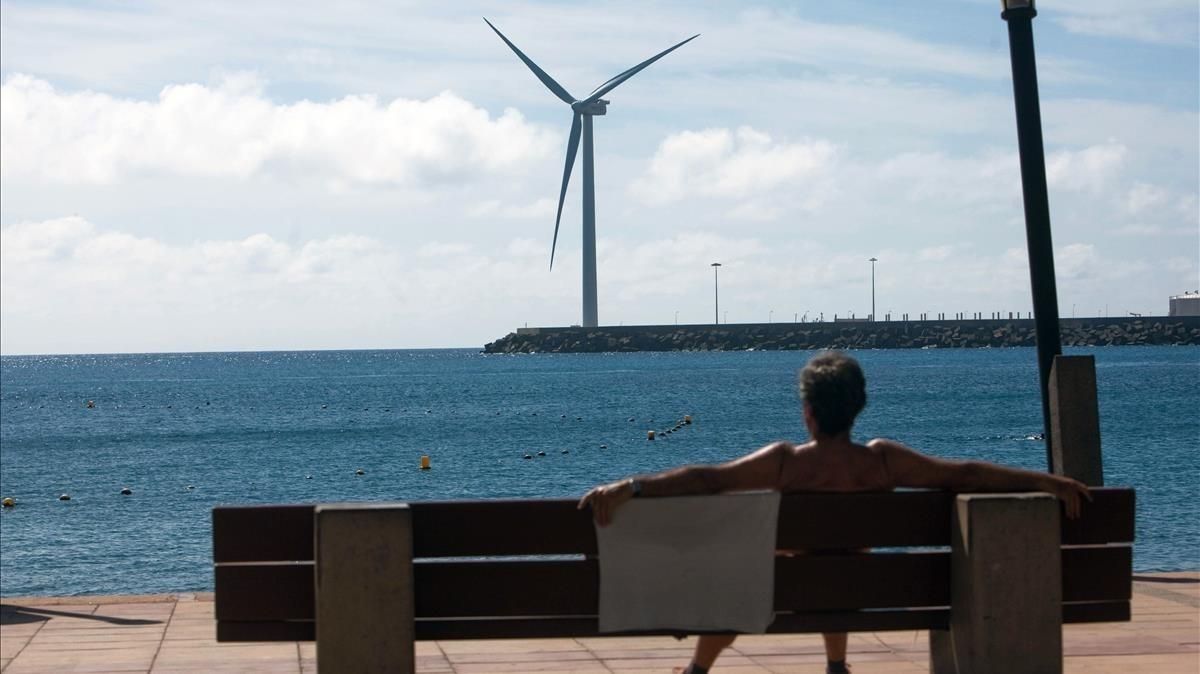 Aerogenerador en las islas Canarias. Aerogenerador en las islas Canarias.