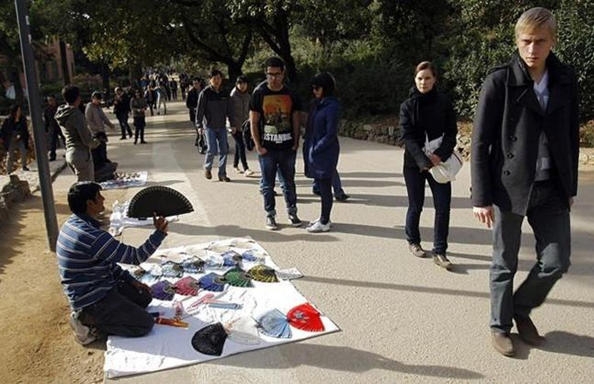 Vendedores ambulantes en el interior del parque, en diciembre del año pasado. Vendedores ambulantes en el interior del parque, en diciembre del año pasado.