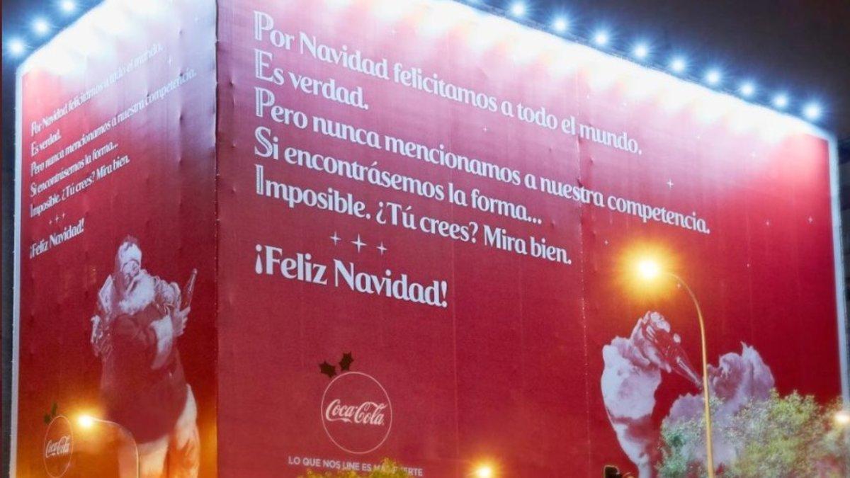 Coca-Cola felicita a Pepsi la Navidad. 