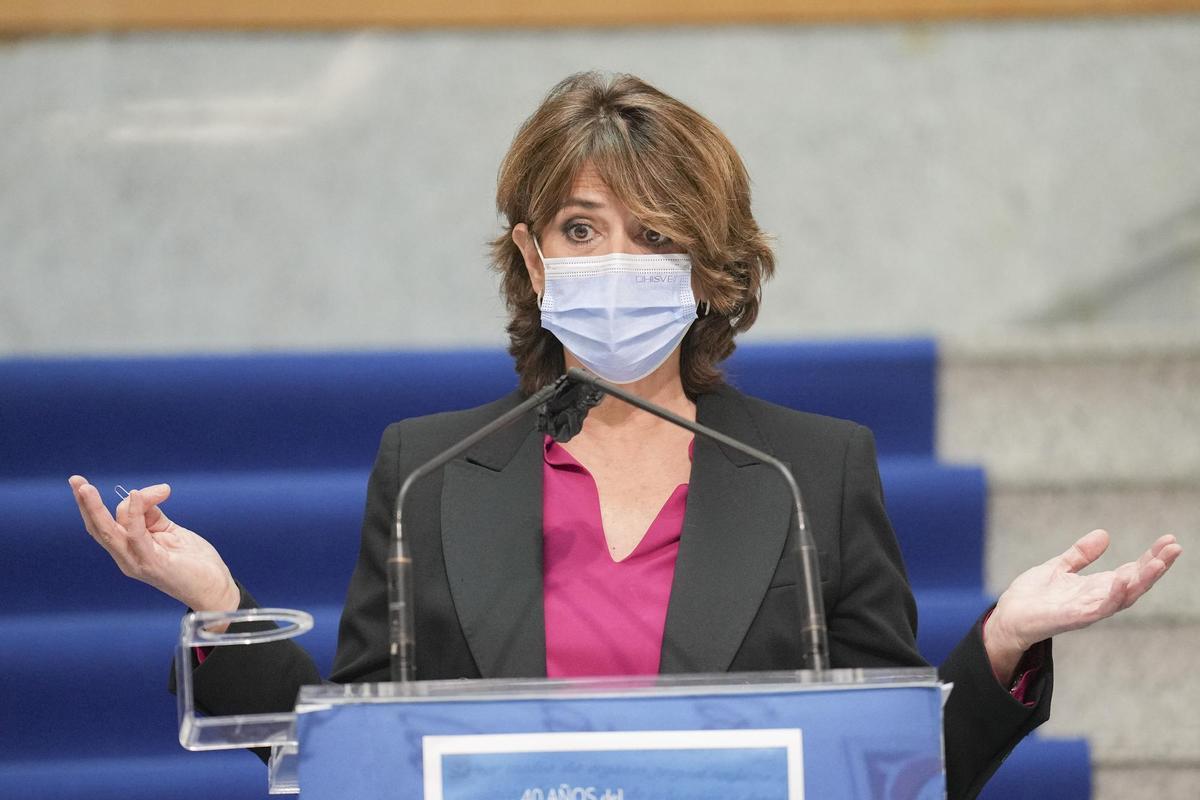El PSOE rectifica y retira la enmienda que ascendía a Delgado y cambiaba sus relaciones con el Gobierno El PSOE rectifica y retira la enmienda que ascendía a Delgado y cambiaba sus relaciones con el Gobierno