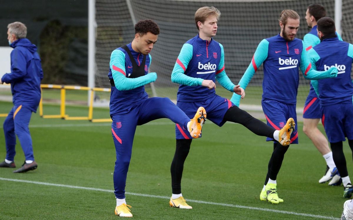 Dest, en el entrenamiento del pasado lunes en la ciudad deportiva del Barça. Dest, en el entrenamiento del pasado lunes en la ciudad deportiva del Barça.