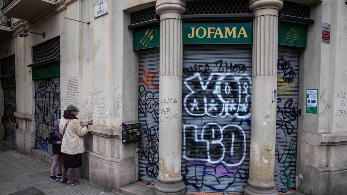L’emotiu missatge de comiat d’un bar que tanca després de 70 anys servint a Barcelona