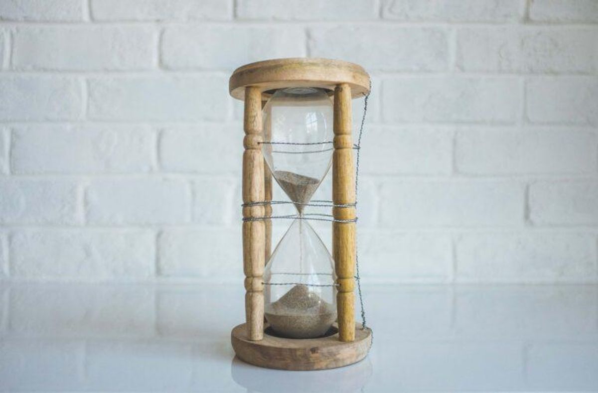 Un reloj de arena. Un reloj de arena.