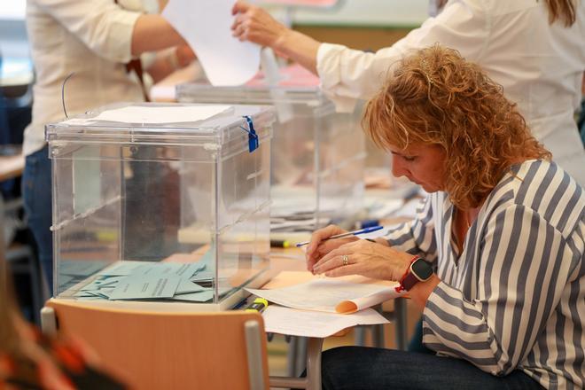 Los viajes de verano contratados antes del 30 de mayo eximirán de estar en una mesa electoral