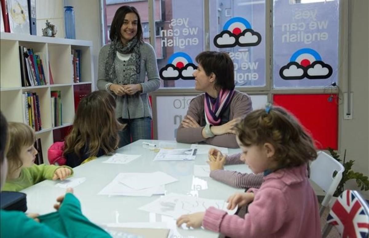 Clase de inglés extraescolar en un centro de idiomas de Lleida. Clase de inglés extraescolar en un centro de idiomas de Lleida.
