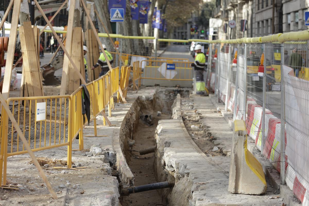 Las obras de la Rambla de Barcelona destapan también adoquines y vías ...