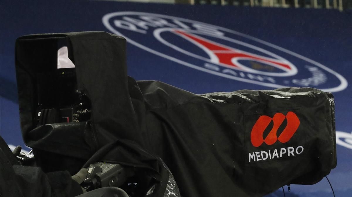 Soccer Football - Ligue 1 - Paris St Germain v Olympique Lyonnais - Parc des Princes Paris France - December 13 2020 Mediapro camera is seen before the match Soccer Football - Ligue 1 - Paris St Germain v Olympique Lyonnais - Parc des Princes Paris France - December 13 2020 Mediapro camera is seen before the match