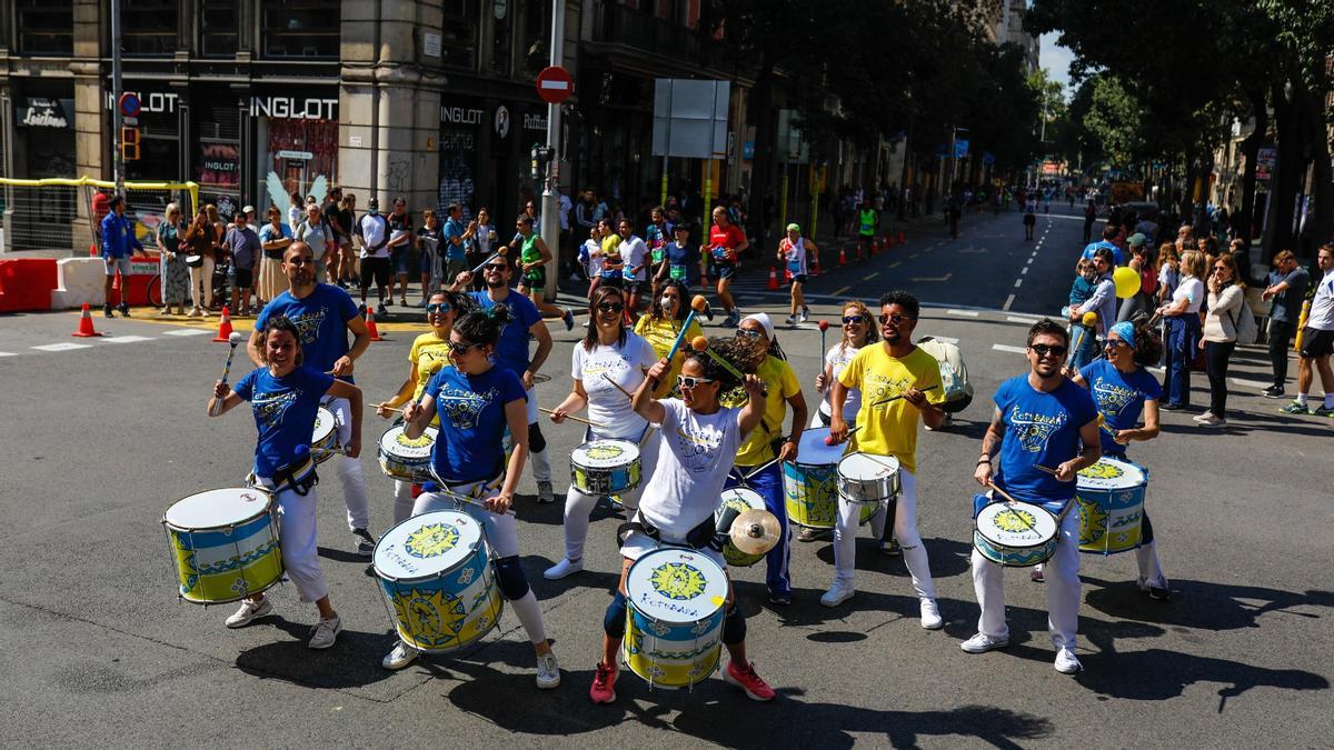 La Marató de Barcelona prohibeix les bandes musicals fixes per queixes dels veïns La Marató de Barcelona prohibeix les bandes musicals fixes per queixes dels veïns