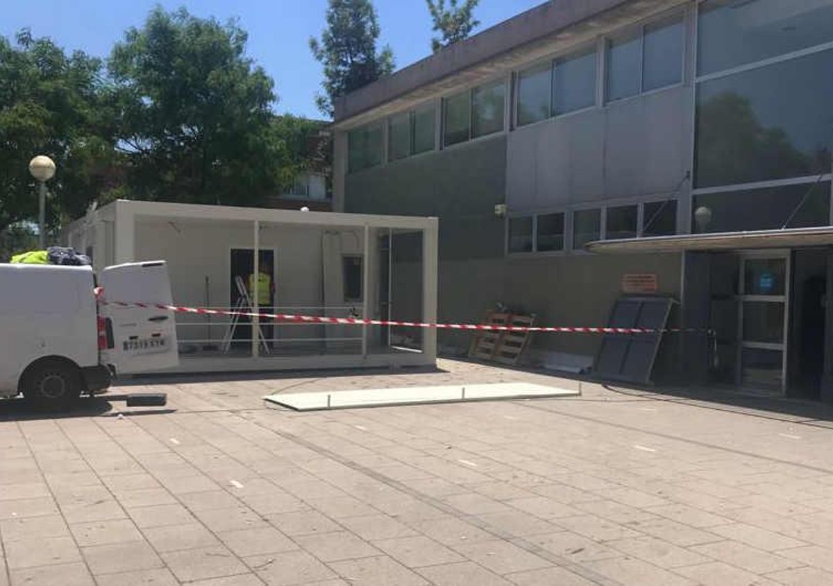Empieza la instalación del módulo de apoyo covid-19 del CAP Dr. Bartomeu Fabré Anglada de Gavà Empieza la instalación del módulo de apoyo covid-19 del CAP Dr. Bartomeu Fabré Anglada de Gavà