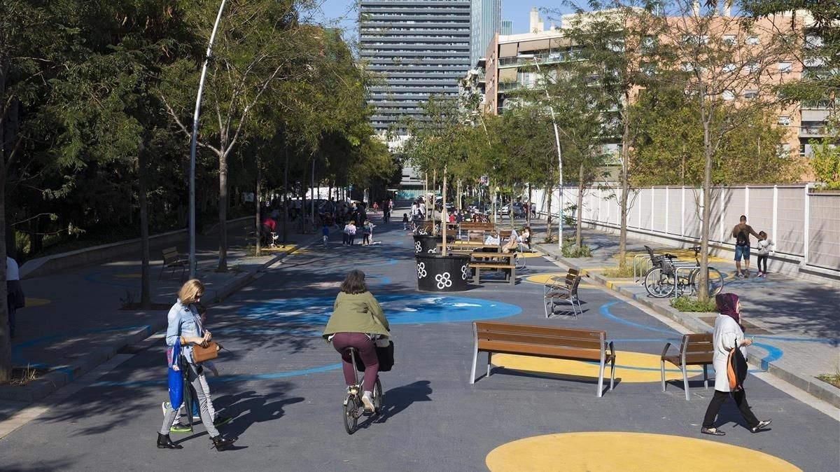 Superilla de Poblenou, en la calle Sancho de Ávila. Superilla de Poblenou, en la calle Sancho de Ávila.
